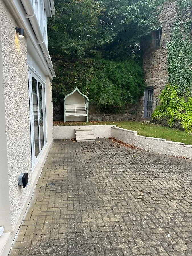 Cameron Coach House Modern Property In Murrayfield Edinburgh