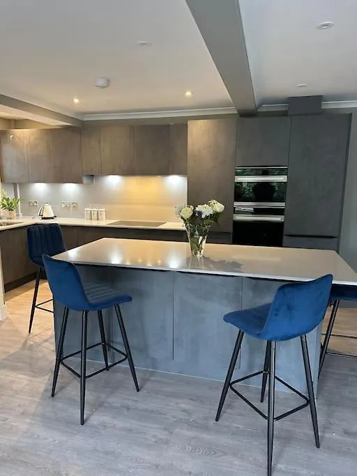 Cameron Coach House Modern Property In Murrayfield Edinburgh Tatil Evi